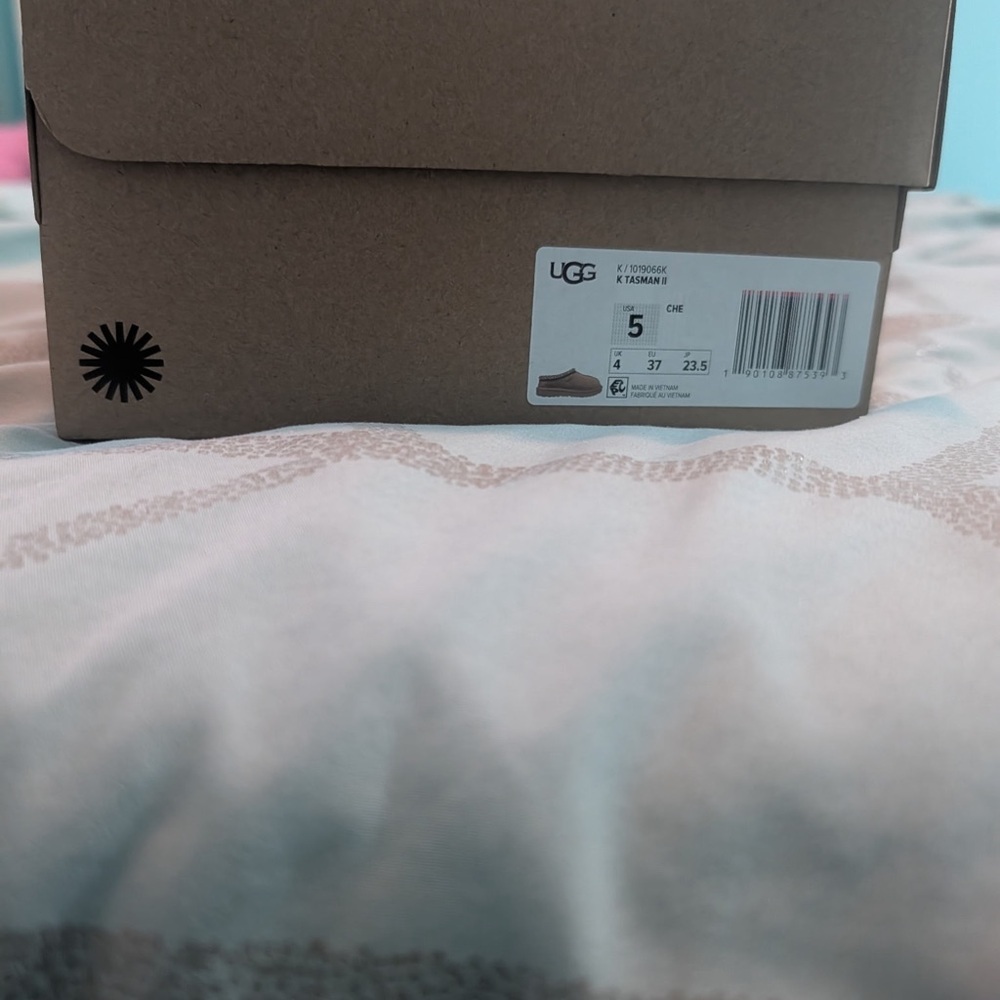 Ugg women’s Tasman size 7 women’s or 5 kids in chestnut New In Box - Picture 6 of 7